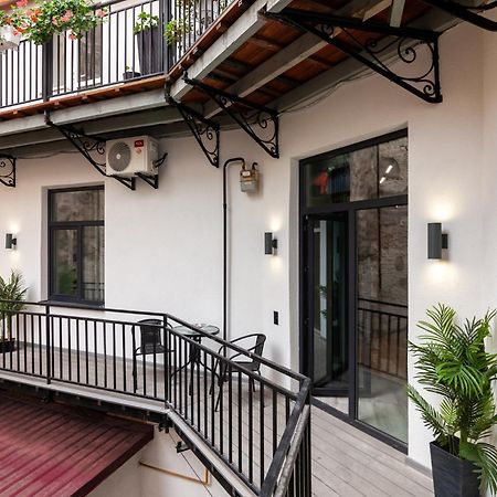 Royal Vip Jacuzzi Apart Lviv Exterior photo