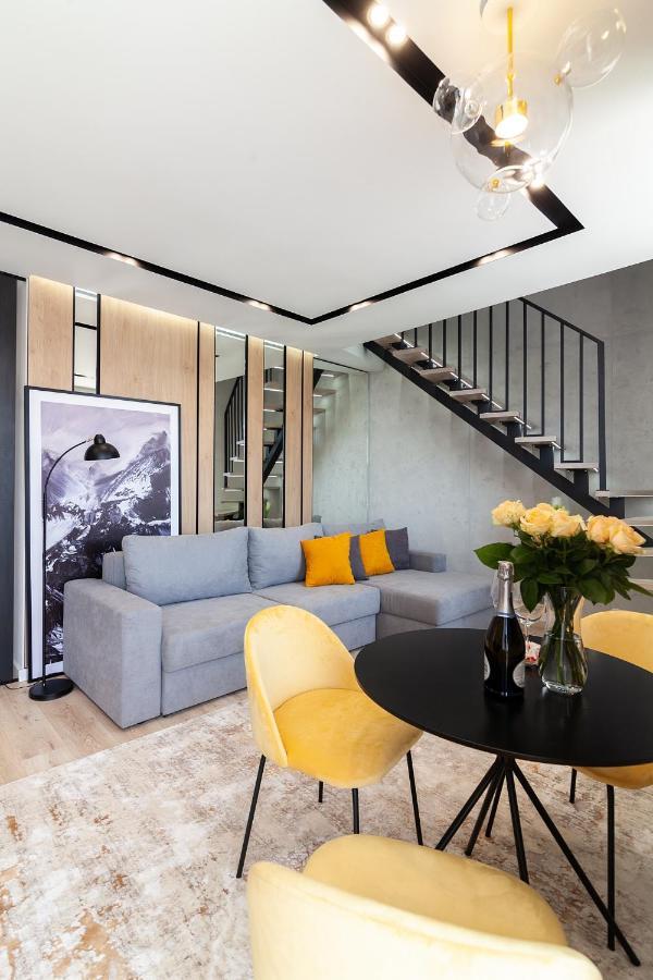 Royal Vip Jacuzzi Apart Lviv Exterior photo