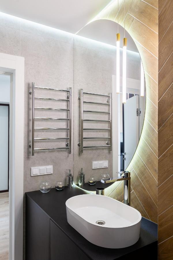 Royal Vip Jacuzzi Apart Lviv Exterior photo