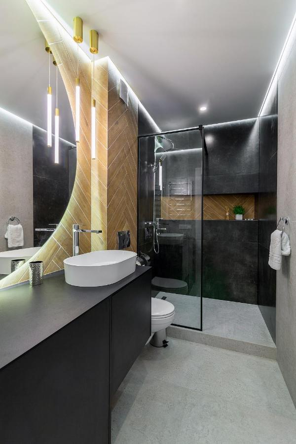 Royal Vip Jacuzzi Apart Lviv Exterior photo
