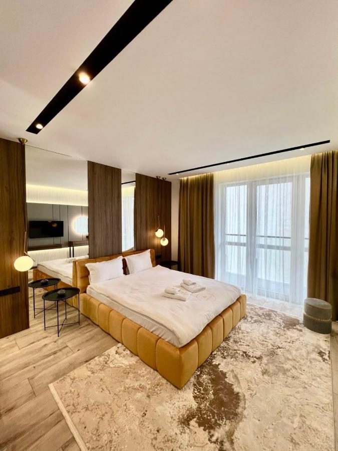 Royal Vip Jacuzzi Apart Lviv Exterior photo