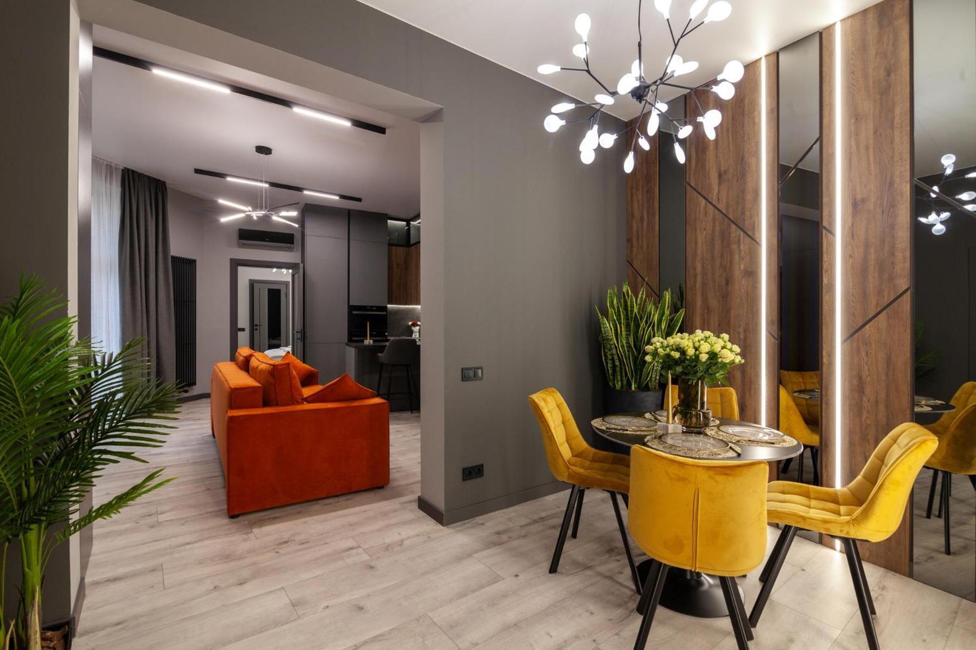 Royal Vip Jacuzzi Apart Lviv Exterior photo