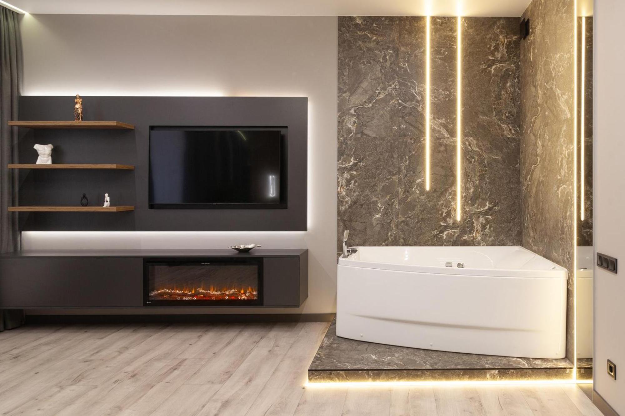 Royal Vip Jacuzzi Apart Lviv Exterior photo