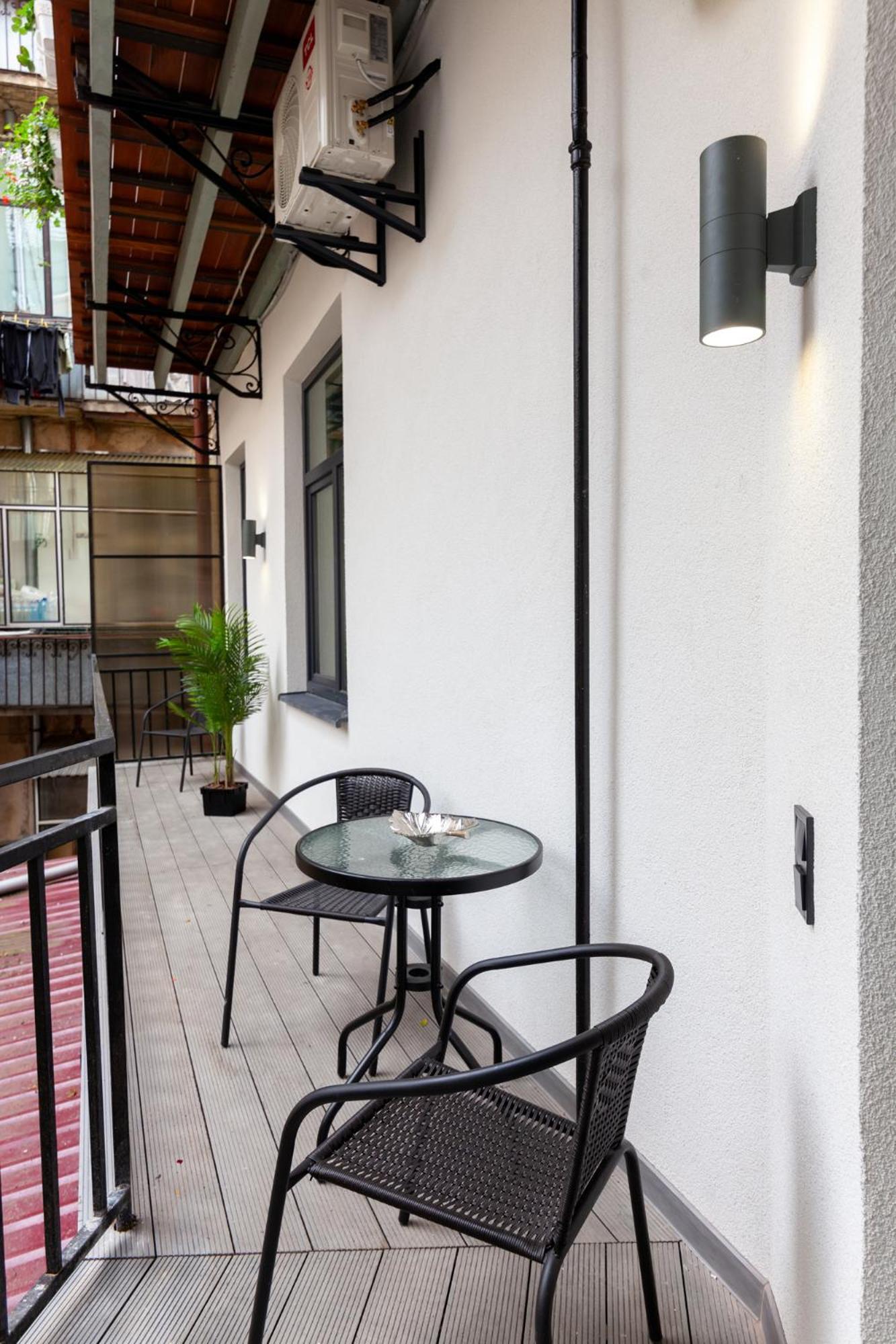 Royal Vip Jacuzzi Apart Lviv Exterior photo