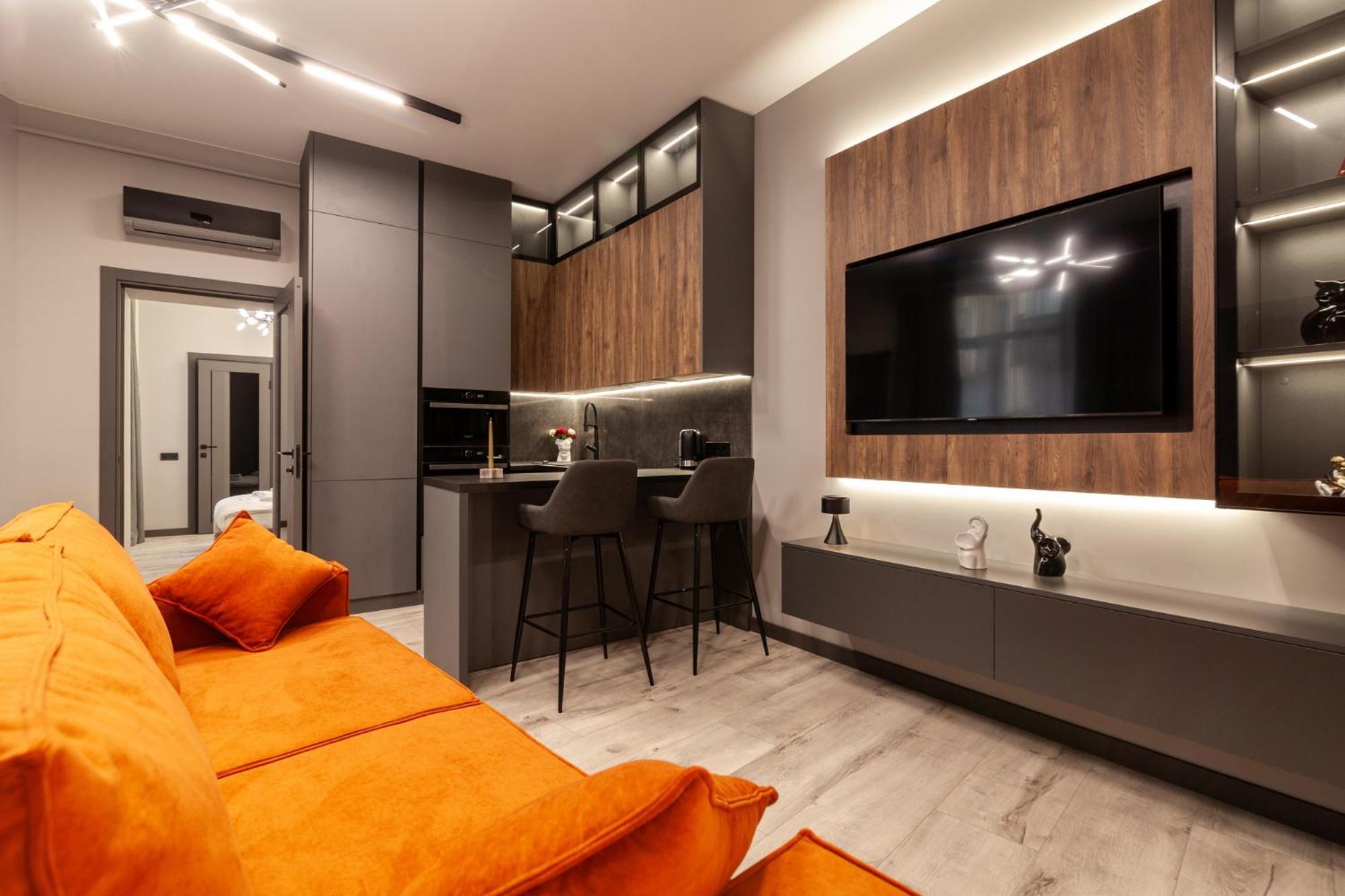 Royal Vip Jacuzzi Apart Lviv Exterior photo